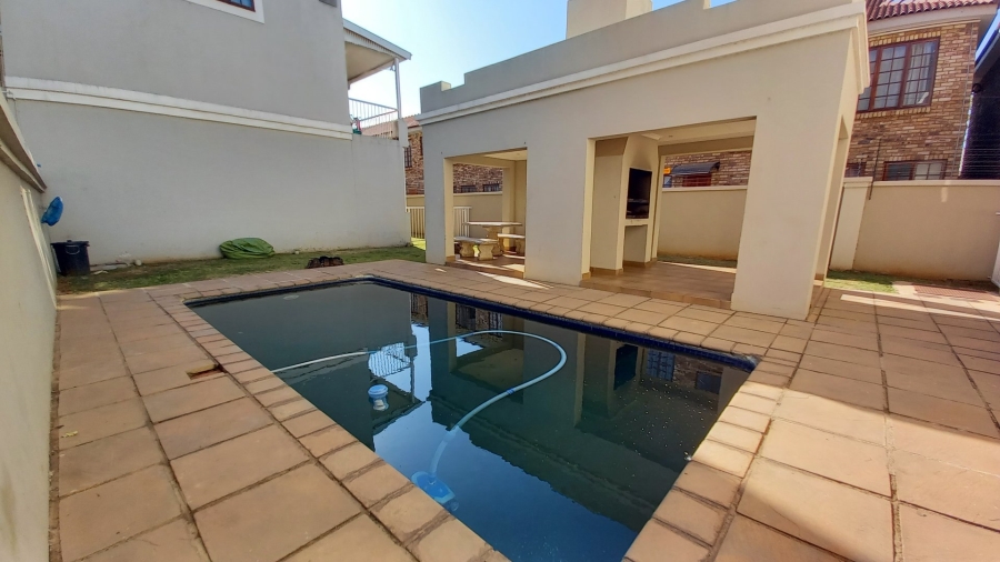 2 Bedroom Property for Sale in Die Bult North West